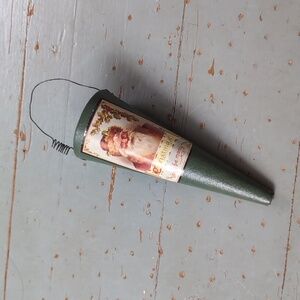 Victorian style Santa Claus cone ornament